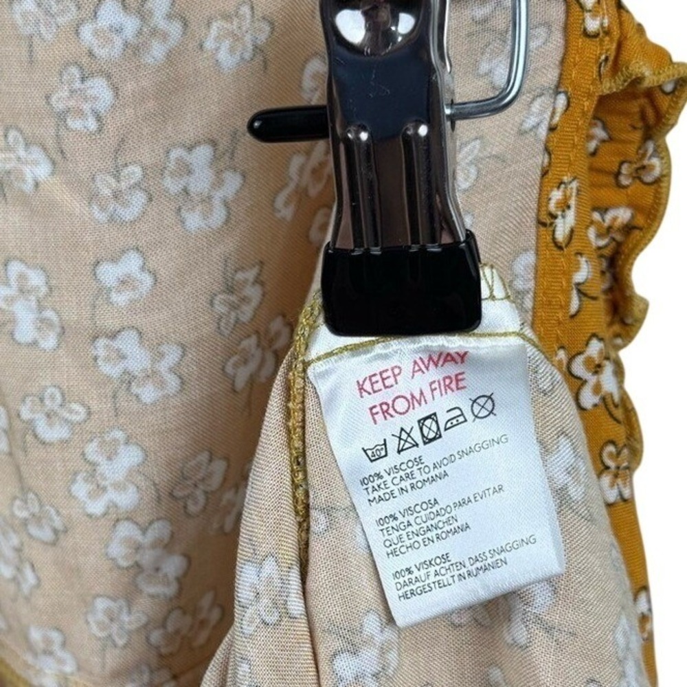 Urban Outfitters Mustard Floral Romper Ruffle Strap Button Front Cottagecore M - Picture 6 of 7